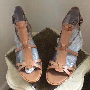 *BRAND NEW* B. Makowsky Platform Heels